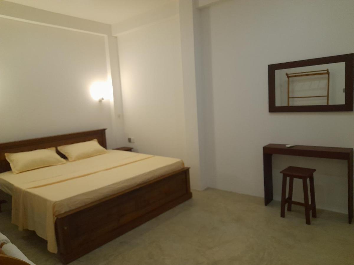 Gloria Inn Negombo Zimmer foto