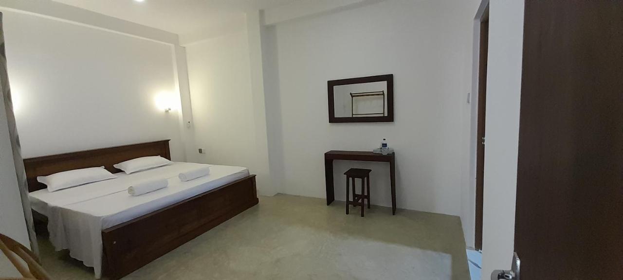 Gloria Inn Negombo Exterior foto