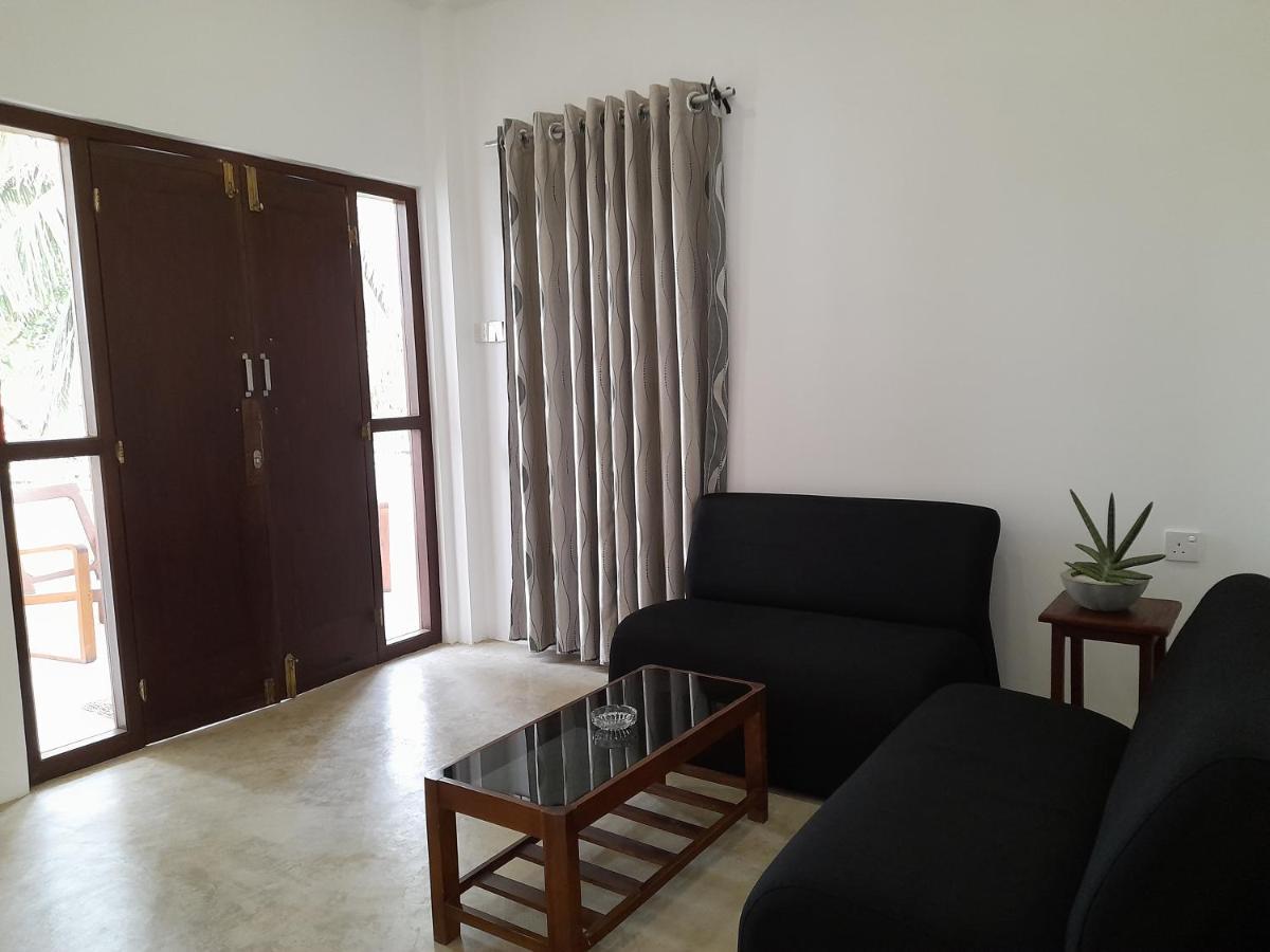 Gloria Inn Negombo Exterior foto
